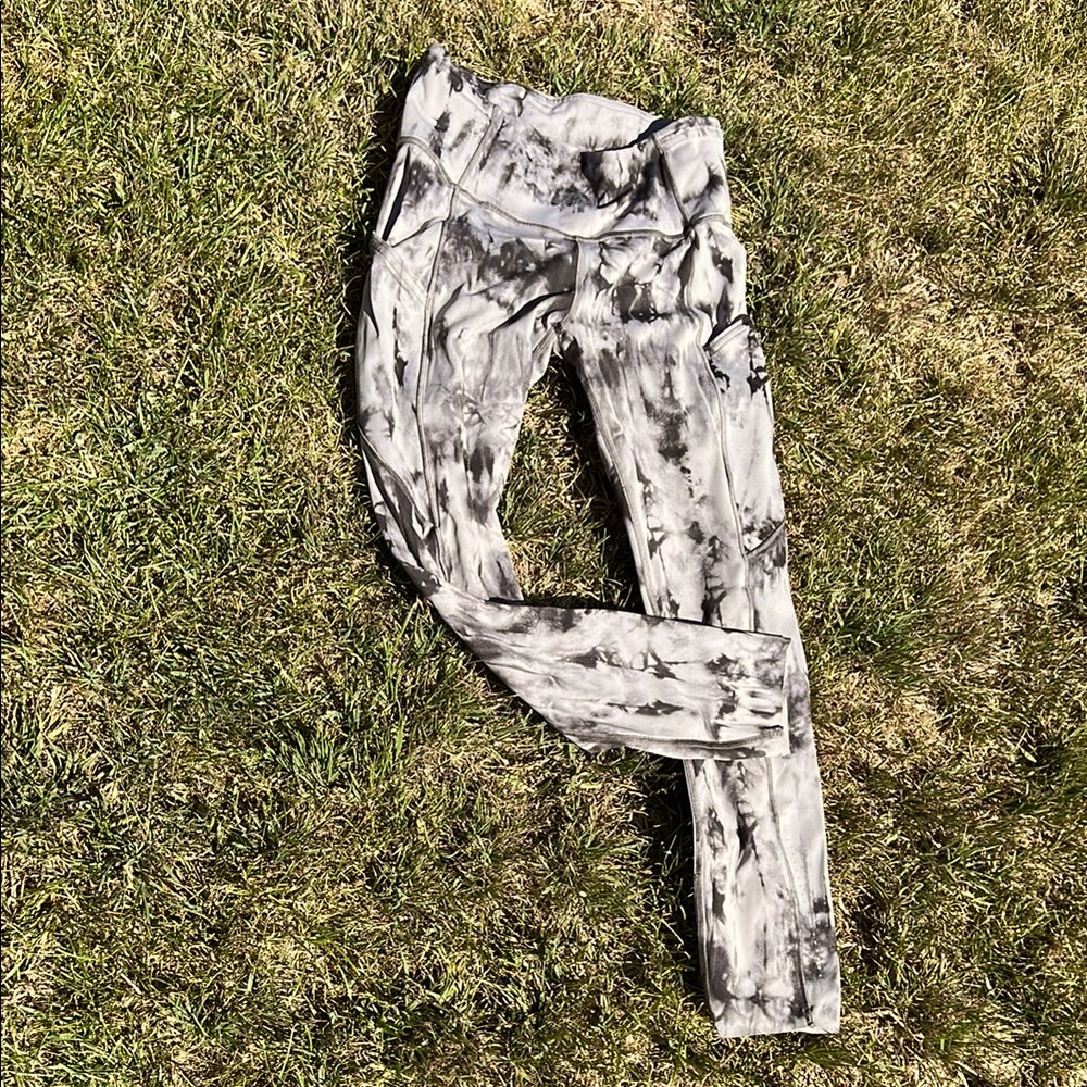 Lululemon athletic Stylish Gray/black Tie-Dye Women's Pants